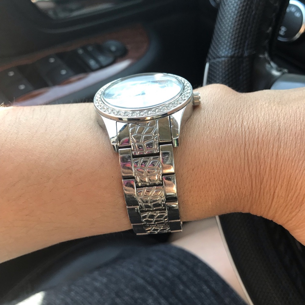 Watch - Picture 2 of 6